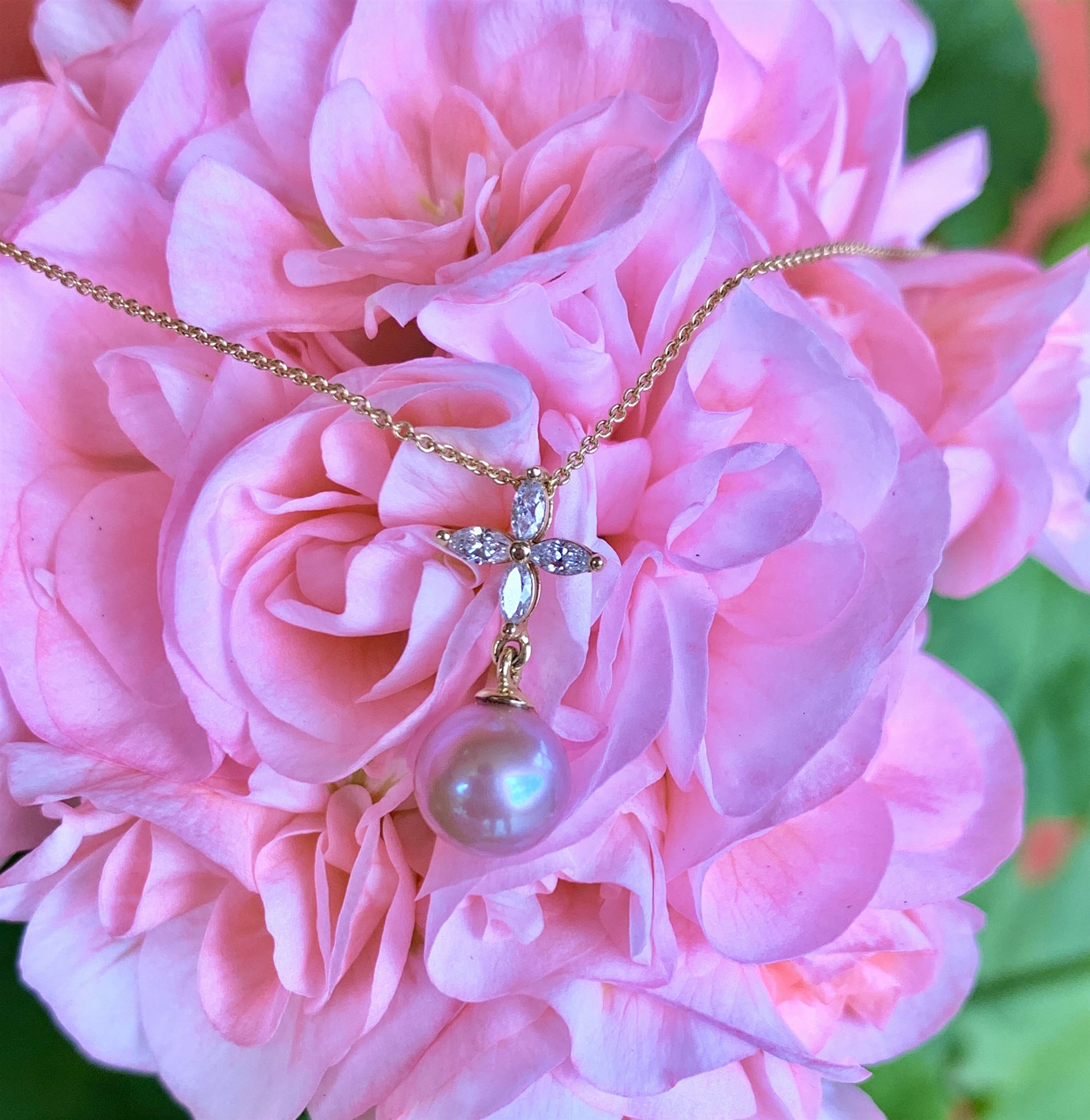  Mammas rosa pärlhalsband i pion.jpg